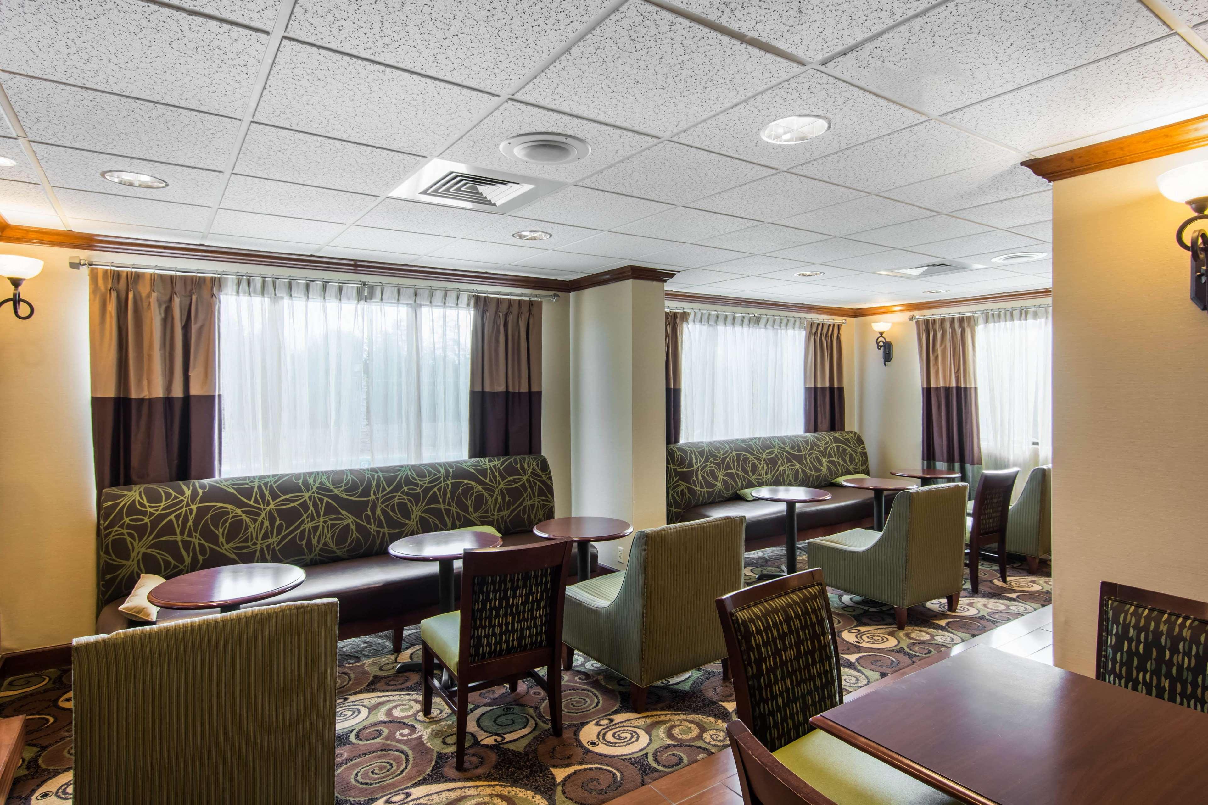 Hampton Inn South Hill Exterior photo